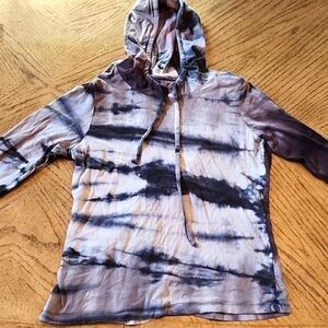 Tie Dye size S hooded top back slit Balance Collection